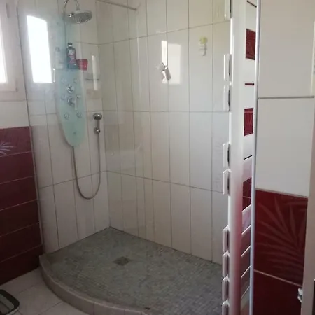 Chambre Calme Piscine Abri Velo Moto Parking Fibre Vaux-sur-Vienne